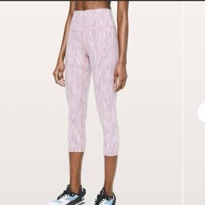 Lululemon Wunder Under Crop High Rise Size 4 21" Arrow Jacquard Pink